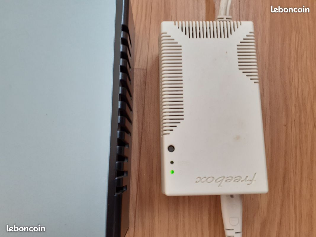 Contenu de mon colis Freebox Crystal - Free
