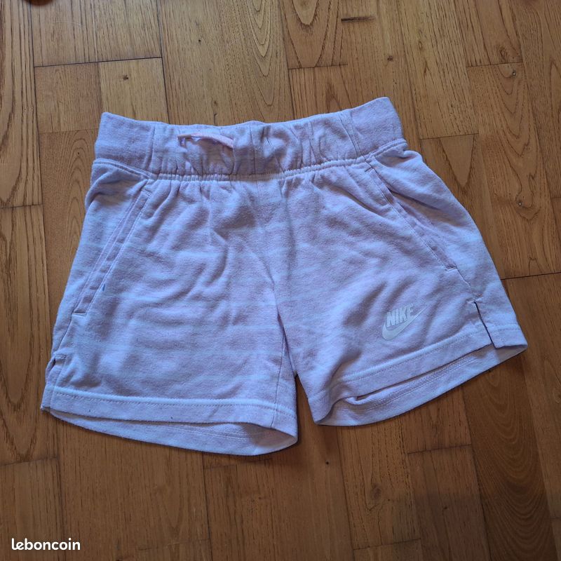 Enfant fille 12 ans short nike rose pale (autres annonces en 12