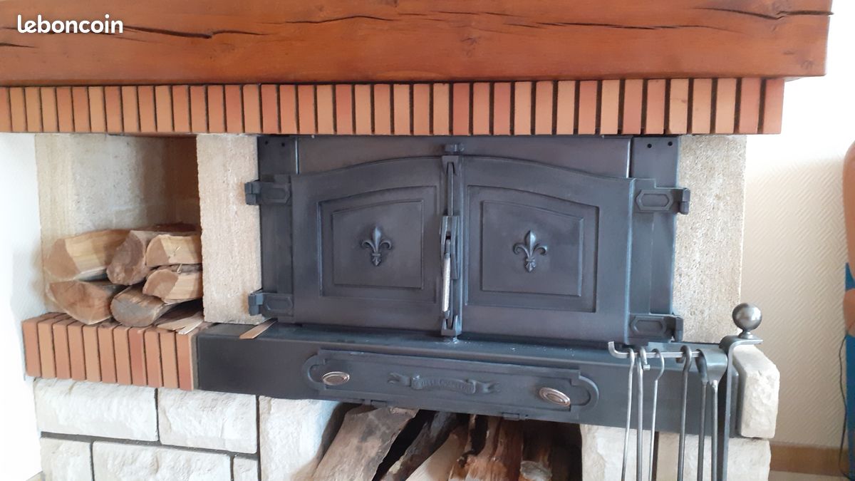 Poele cheminée DEVILLE Charleville et ses accessoires (image 1)