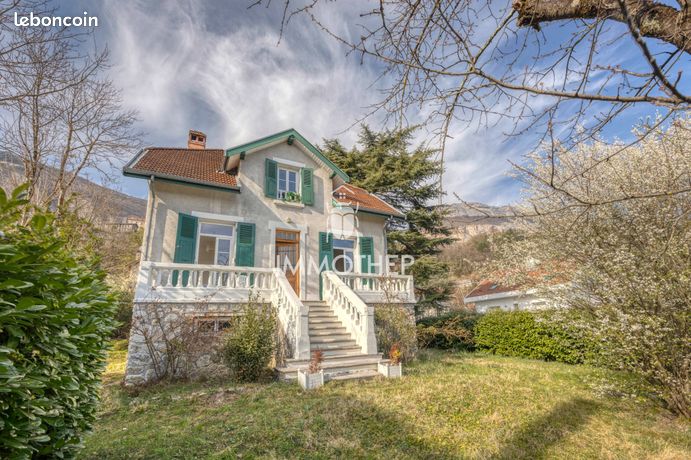 Maison 8 pièces 130 m²