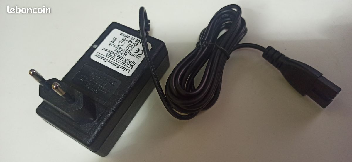 Ladegerät für Aiper Scuba S1 schnurloser Roboter-Poolreiniger, 16,8 V Adapter, kompatibel mit Aiper Scuba S1 E1 14,4 V Li-Ionen-Akku, schnurloser Roboter-Poolsauger