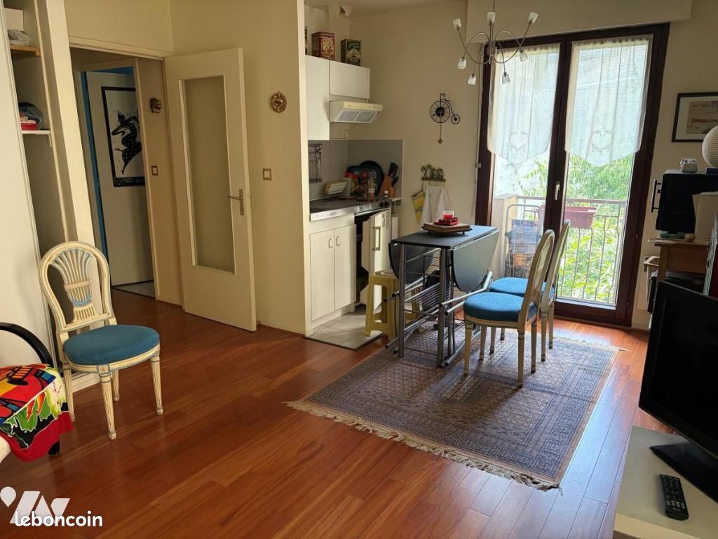 Appartement 1 pièce 28 m² · à Paris · 28 m² · 240 000 €