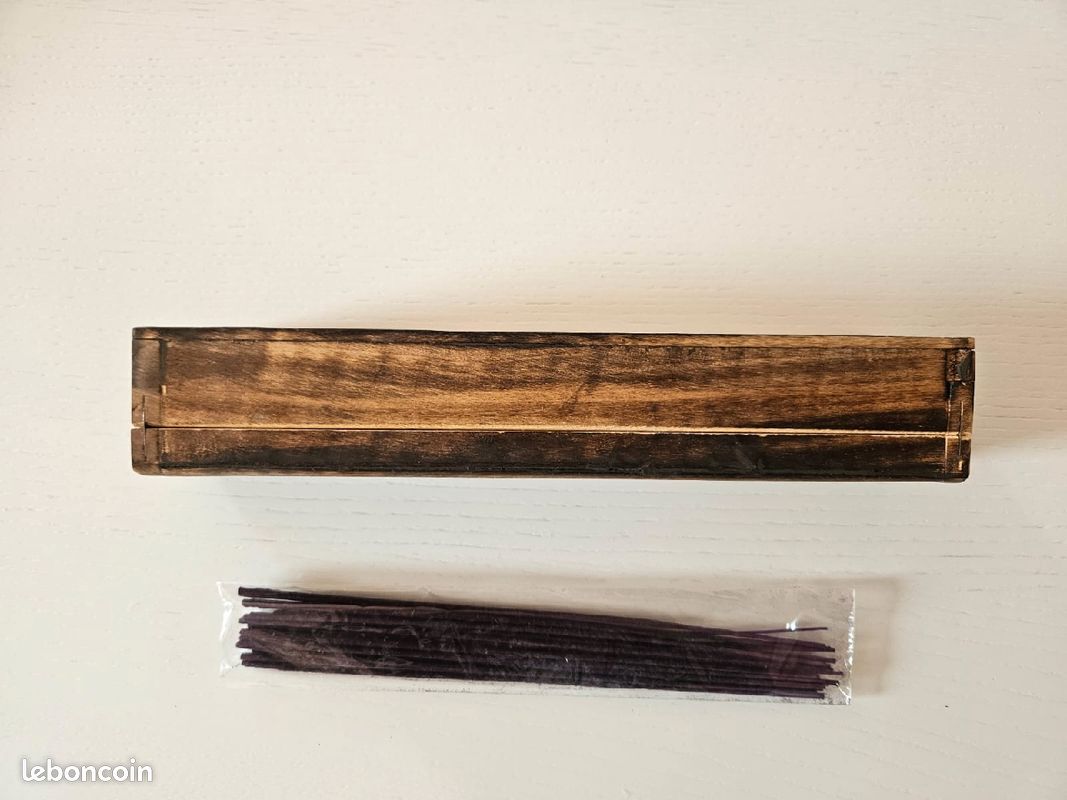 Boîte à encens en bois ajourée + encens (image 4)