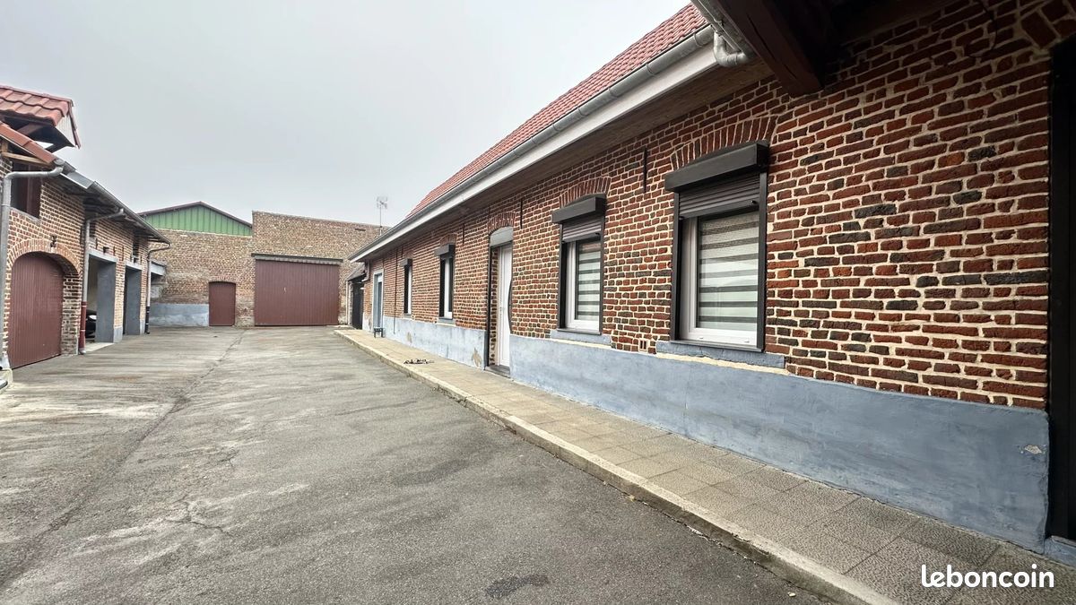 Maison 5 pièces 130 m² · à Landas · 130 m² · 1 000 €/mois