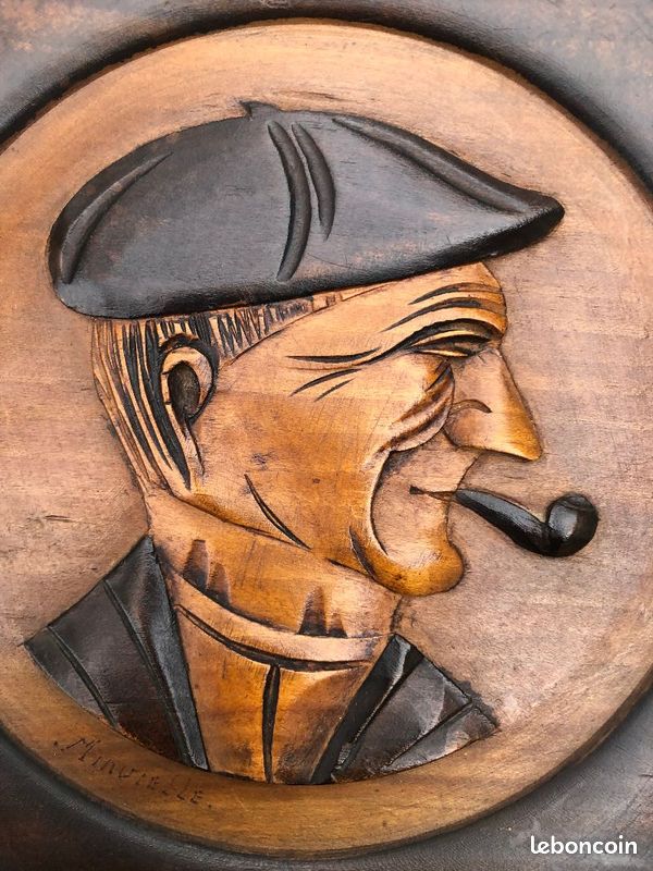 ANCIENNE ASSIETTE EN bois sculpté figurant Lourdes signée DY EUR 16,00 - FR