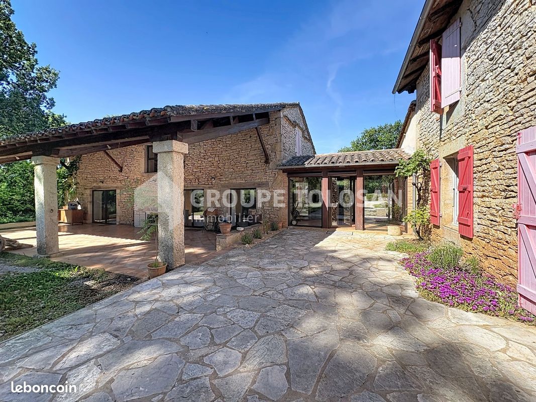 Maison 8 pièces 280 m² · à Montricoux · 280 m² · 443 000 €