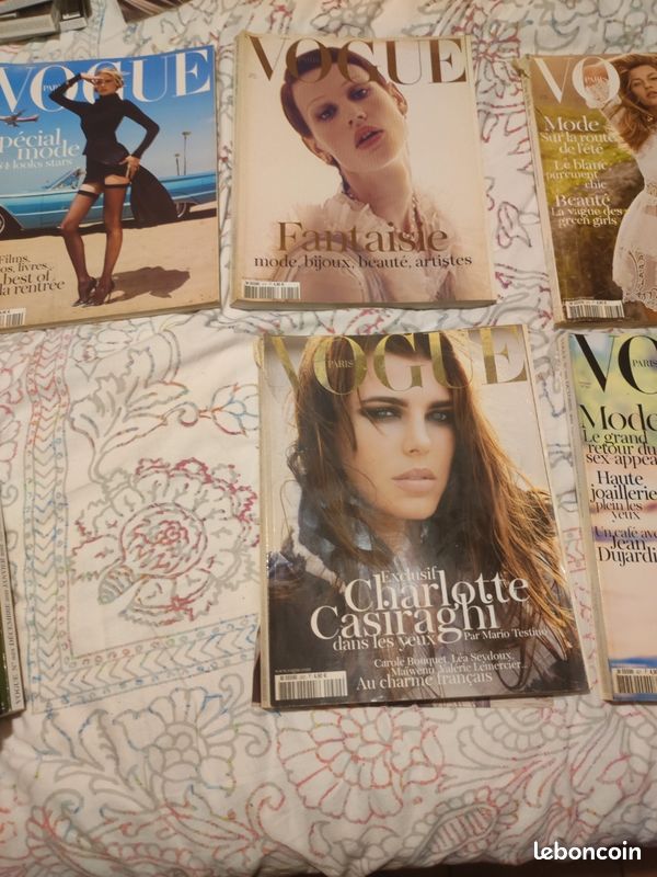Magazines (image 2)