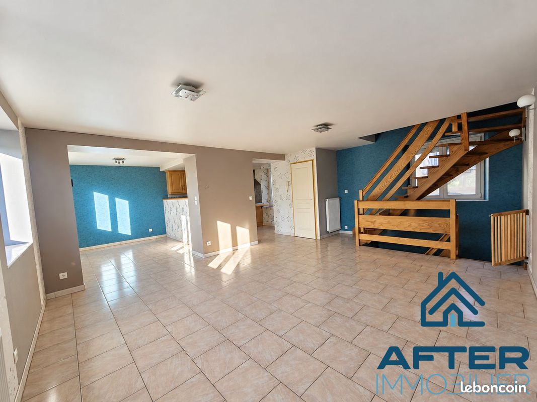 Maison 5 pièces 186 m² · à Mont-Saint-Martin · 186 m² · 111 000 €