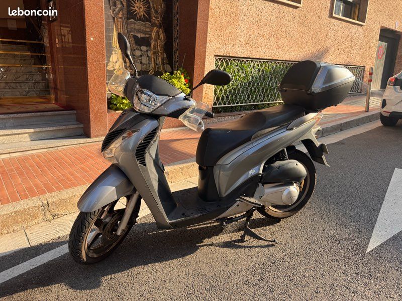 Scooter Honda SH 125i (image 1)