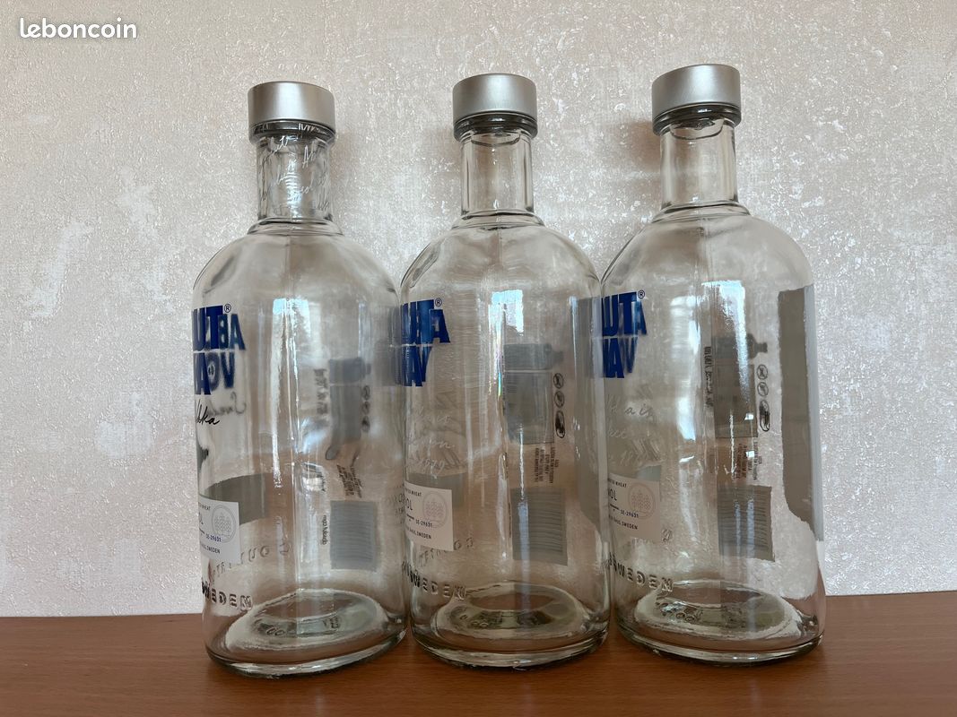 Lot 3 Bouteilles vides Sweden Vodka Absolut, bouchon solide à visser d'origine - Mariage, Banquet, Bar, Soirée privée, Décoration, Vitrine; Carafe & Pichet Restaurant; Photophore (image 3)