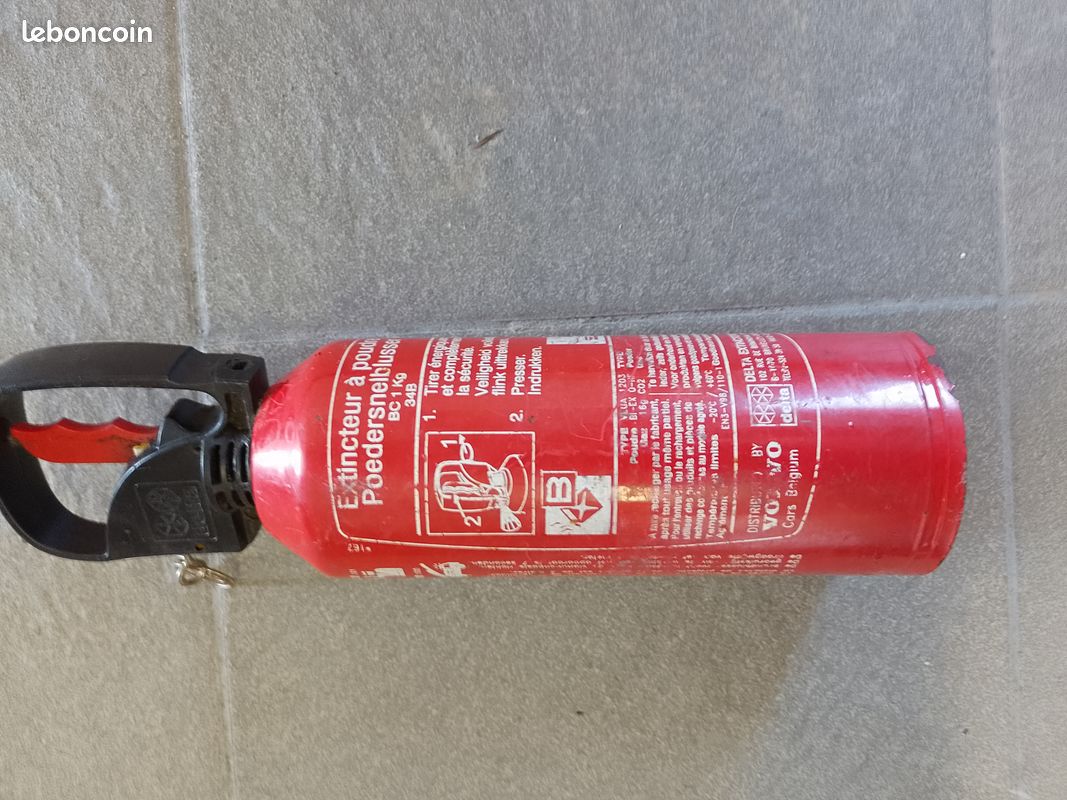 Extincteur Volvo c30 (image 3)