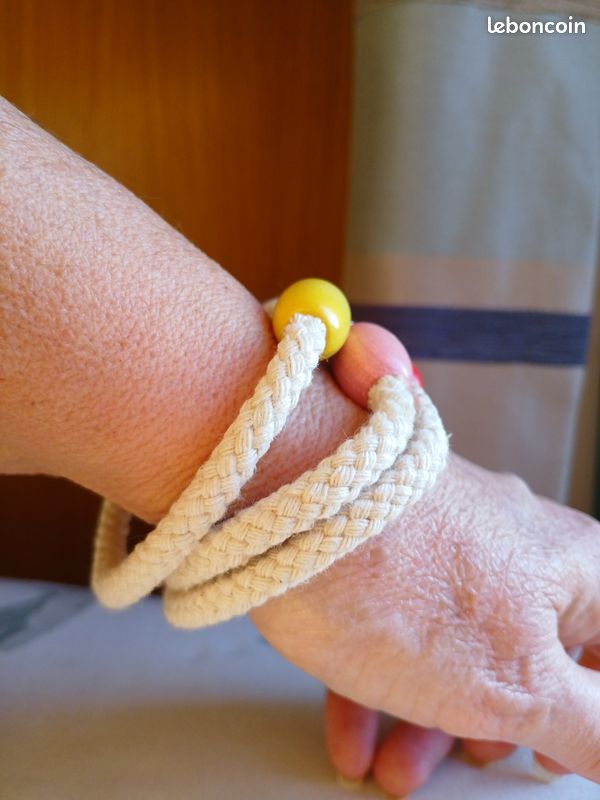 Lot de 3 bracelets de corde avec perle en bois (image 5)