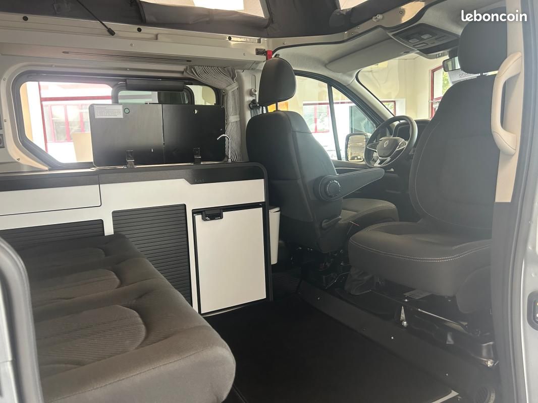 Renault Trafic FLEX 5 ANTILOPE VAN L1H1 CONFORT + BLUEDCI 150 AMENAGE PLACES 4 COUCHAGES (image 5)