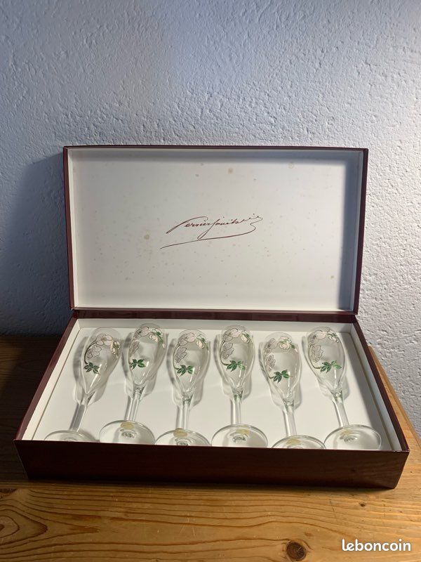 Coffret 6 flûtes Perrier jouet vintage (image 2)