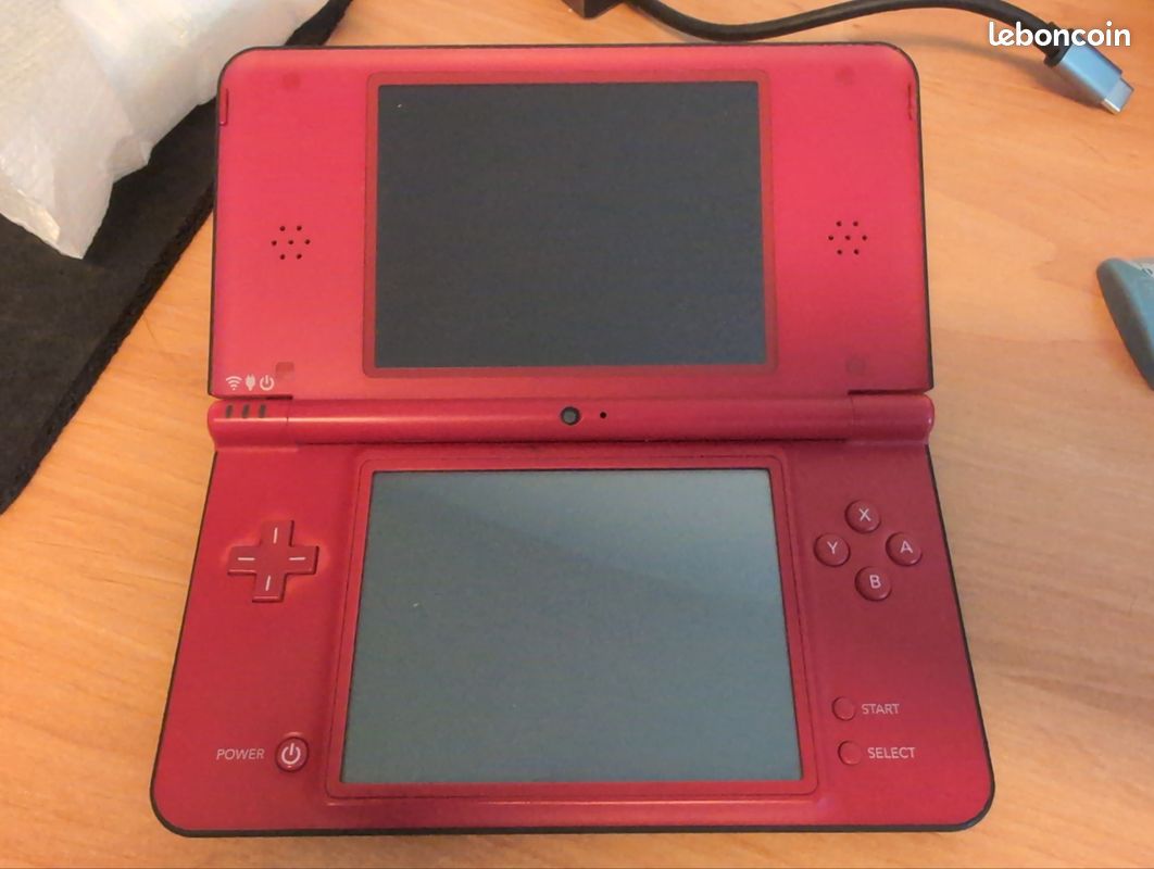Nintendo DSI XL mario 25 ans (image 2)