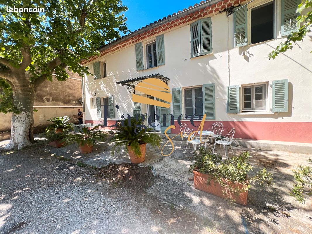 Maison 5 pièces 200 m² · à Pierrefeu-du-Var · 200 m² · 488 000 €