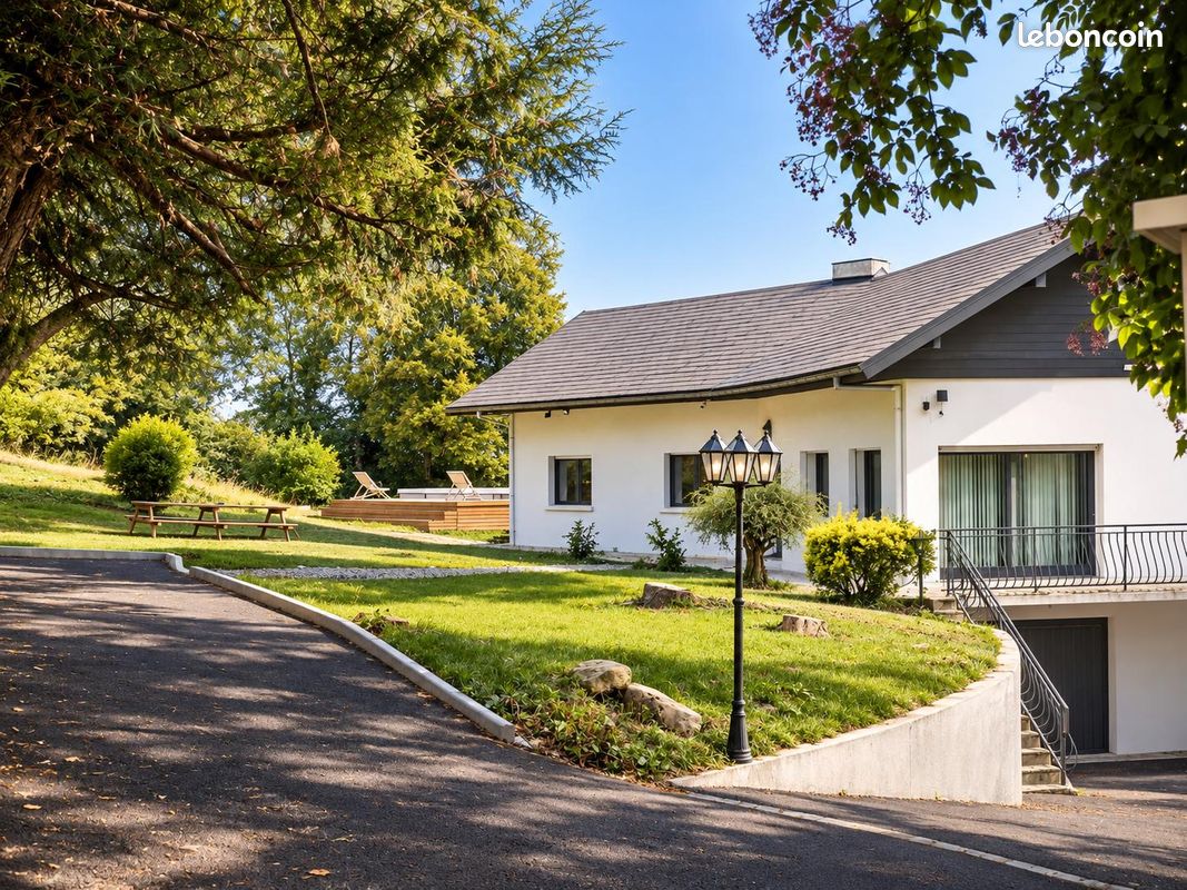 Maison 11 pièces 300 m² · à Vétraz-Monthoux · 300 m² · 800 000 €