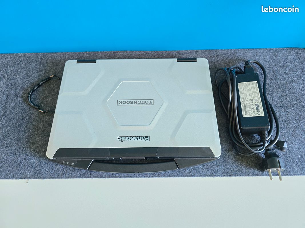 Panasonic Toughbook CF-MX4 Semi-durci - 12,5" Tactile 2-en-1, I5, 8Go RAM, 256Go SSD