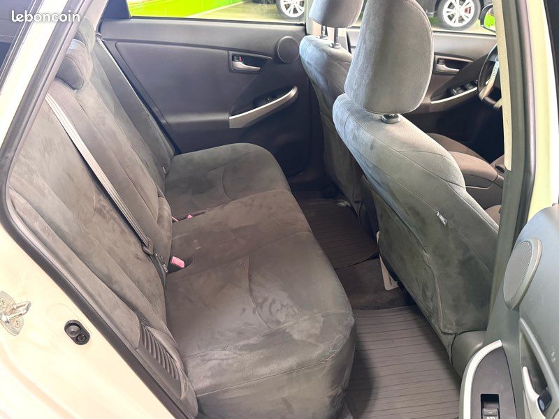 Toyota PRIUS III 1.8 VVT-i 136 HYBRID DYNAMIC (image 5)