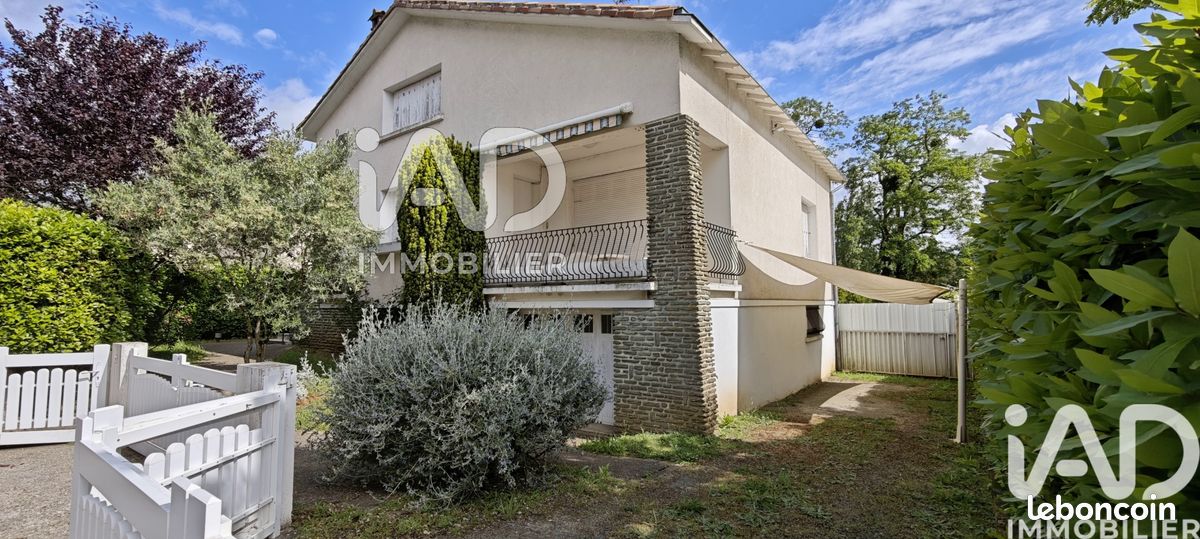 Maison 9 pièces 152 m² · à Fontenay-le-Comte · 152 m² · 260 000 €