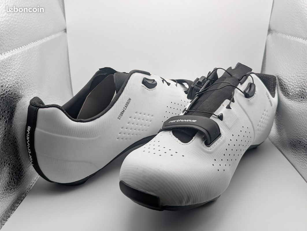 Chaussures De Route NorthWave Storm Carbon - Noir Blanc Commander Maintenant