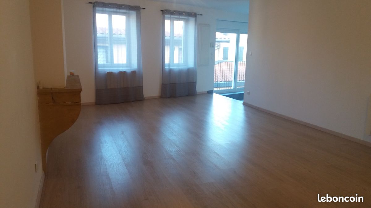 Appartement 3 pièces 77 m² · à Val d'Oingt · 77 m² · 710 €/mois
