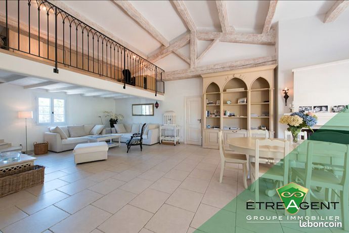 Villa 5 pièces 214 m²