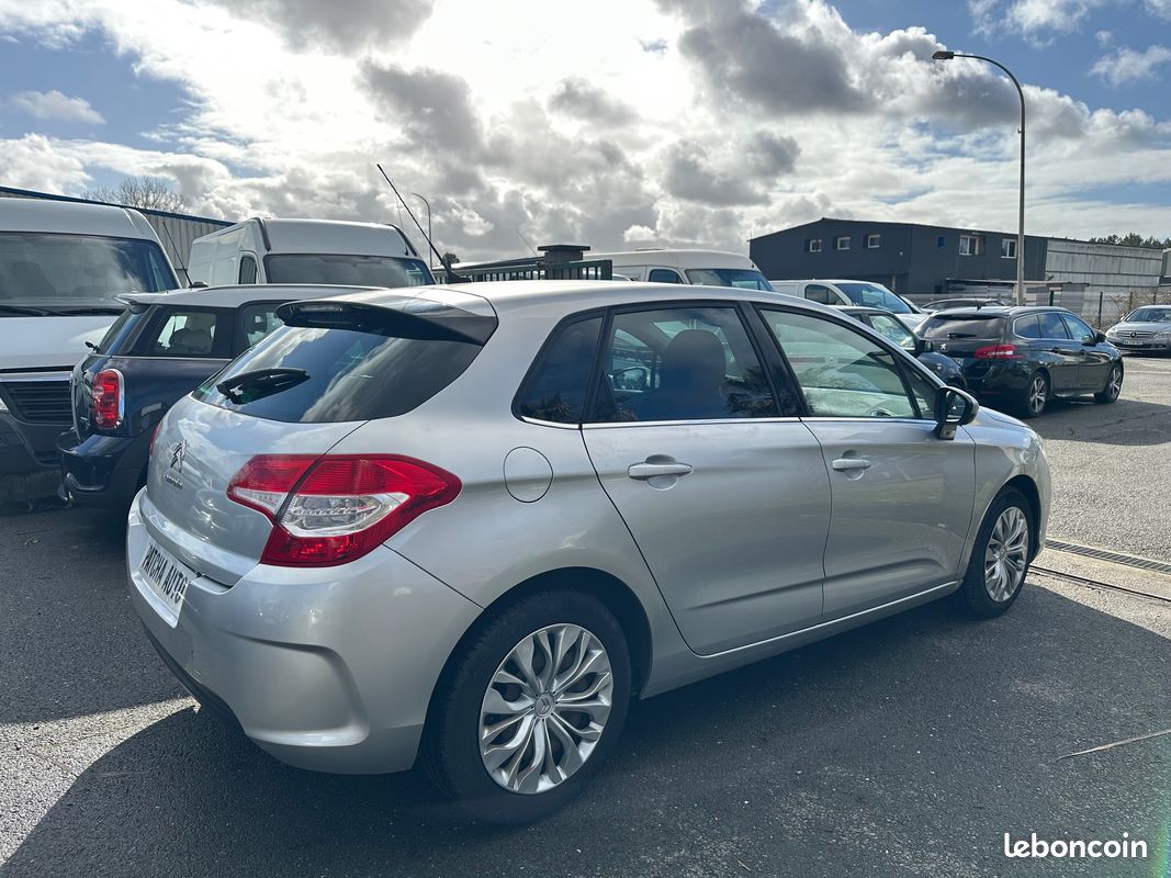 Citroen c4 1.6l hdi 90ch confort (image 4)