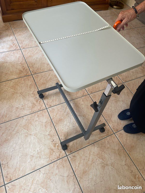 Table PMR inclinable (image 3)