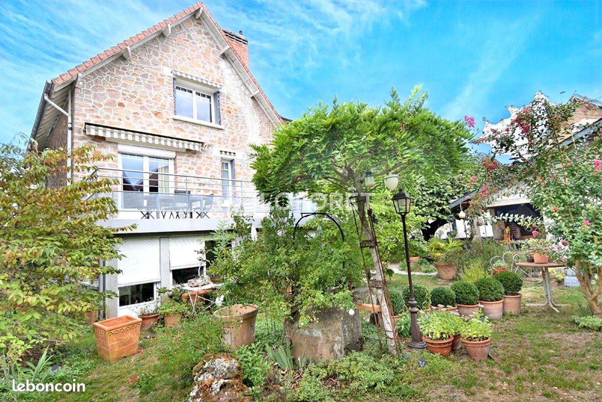 Maison 7 pièces 147 m² · à Brive-la-Gaillarde · 147 m² · 393 000 €