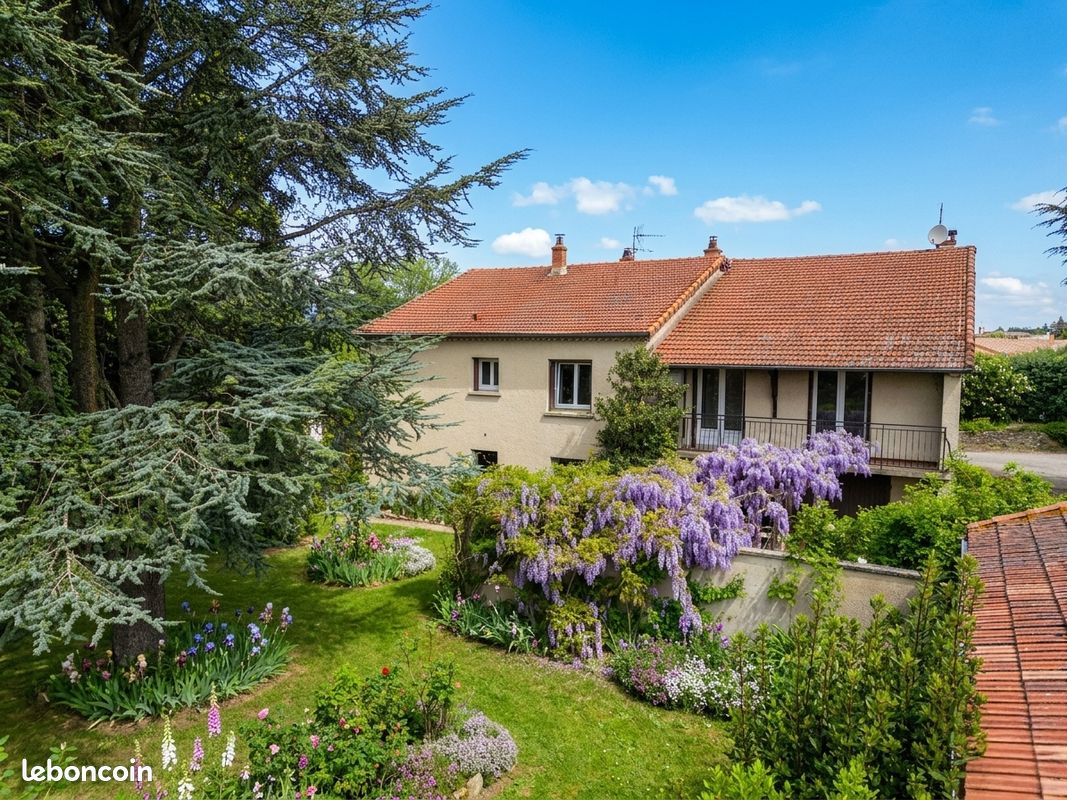 Maison 7 pièces 240 m² · à Étables · 240 m² · 470 000 €