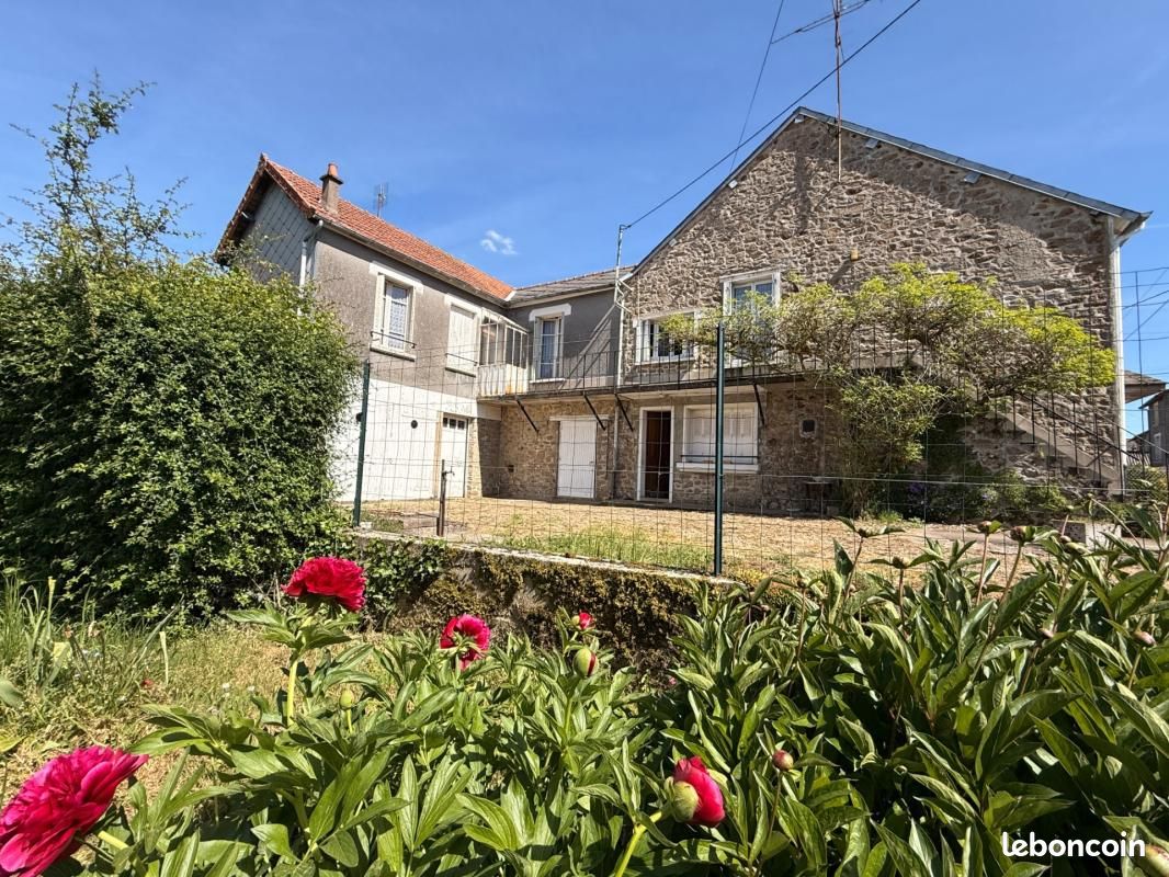 Maison 7 pièces 136 m² · à Bazelat · 136 m² · 71 500 €