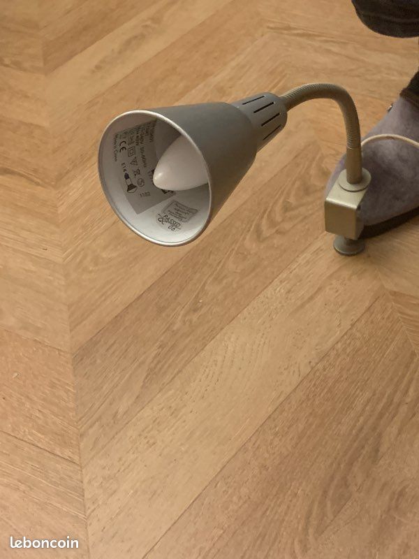 Lampe de bureau grise (image 2)