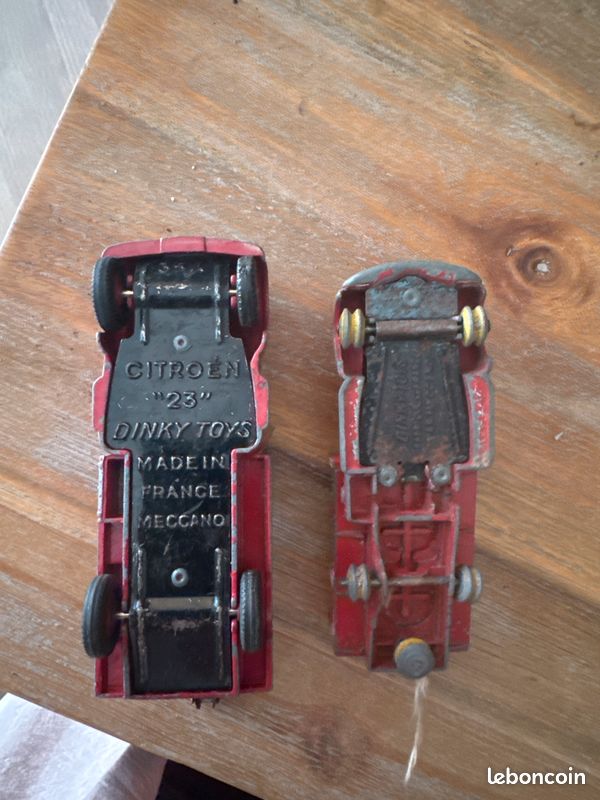Lot de 2 véhicules dinky toys (image 3)