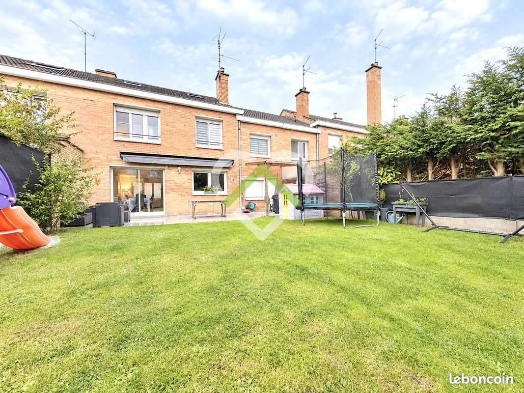 Maison 6 pièces 113 m² · à Hem · 113 m² · 349 000 €