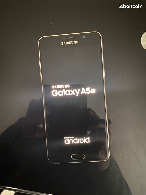 Vends portable Samsung A5 parfait etat (image 1)