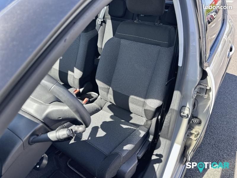 Citroen C3 1.2 PureTech 110ch S&S Shine EAT6 (image 28)