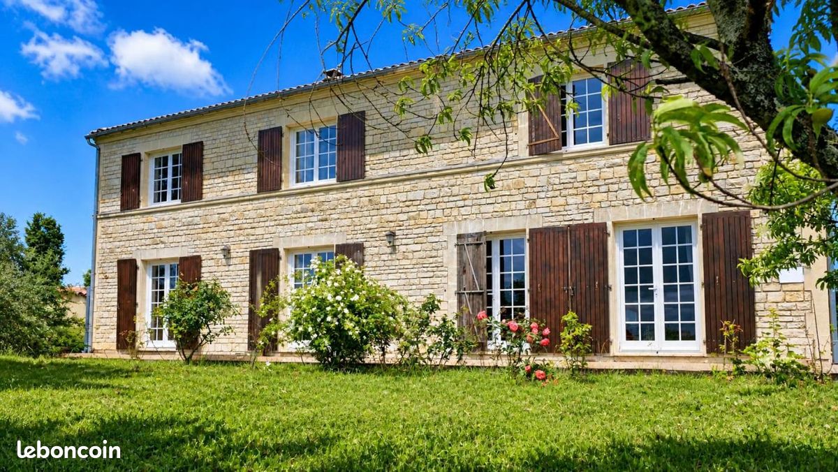 Maison 7 pièces 216 m² · à Chérac · 216 m² · 222 600 €