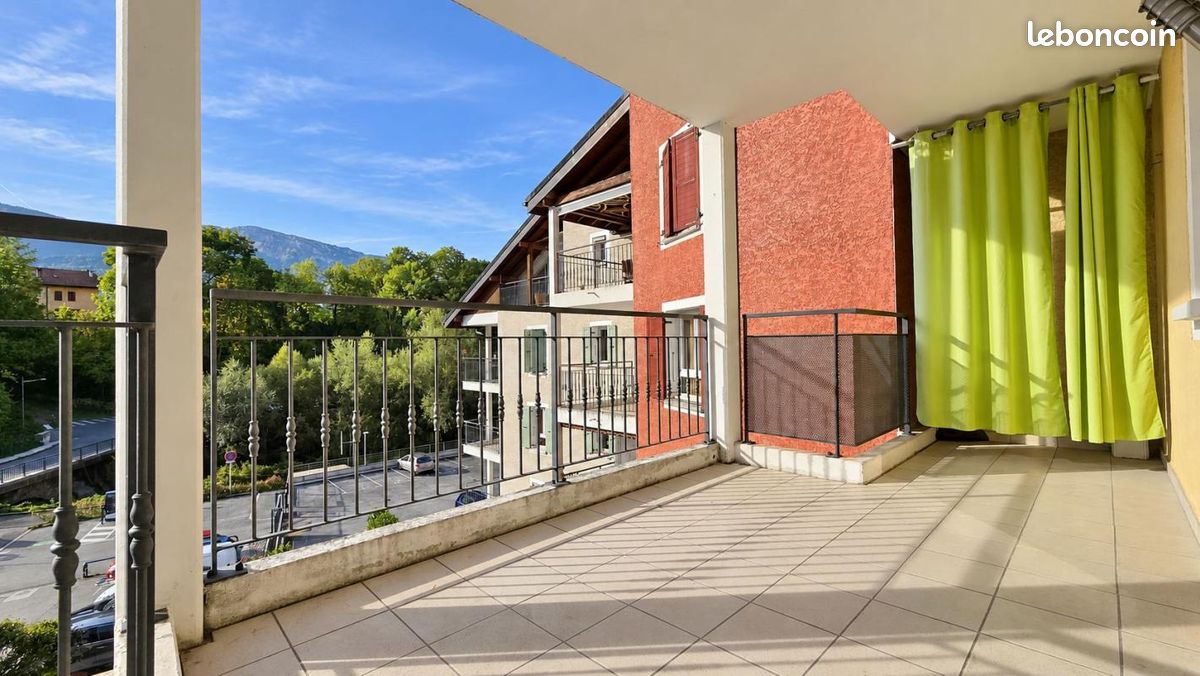 Appartement 2 pièces 58 m² · à La Roche-sur-Foron · 58 m² · 255 000 €