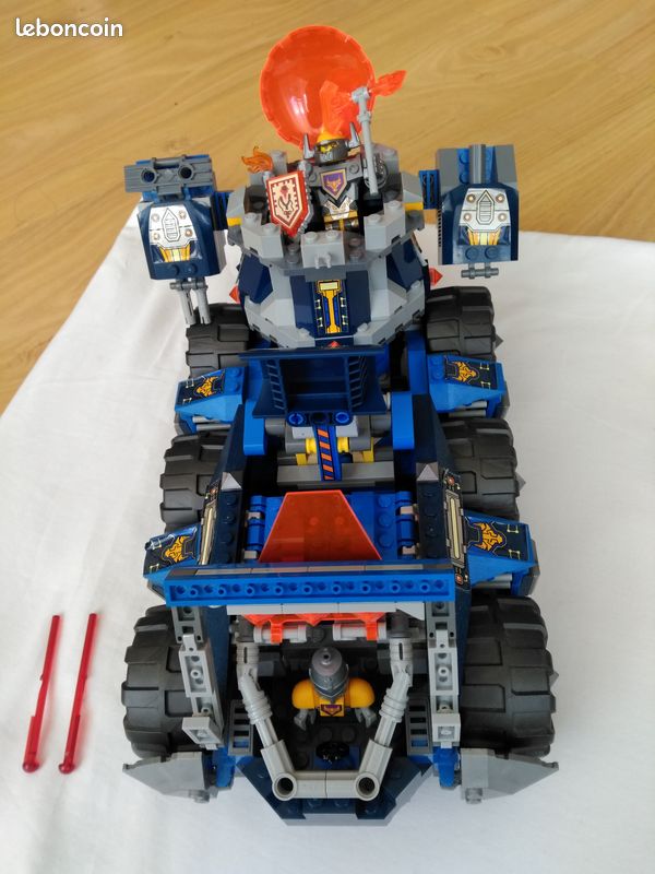 LEGO Nexo Knights Axl's Tower Carrier (image 4)