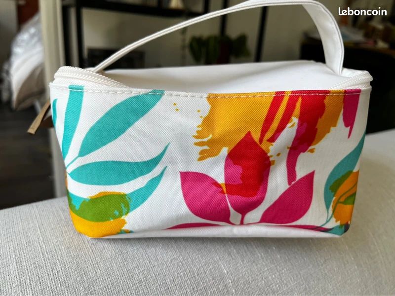 Trousse de voyage (image 1)
