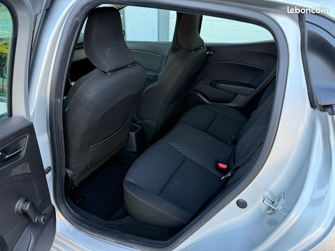 Renault clio v 1.5 blue dci 85 2020 145 017 km (image 3)