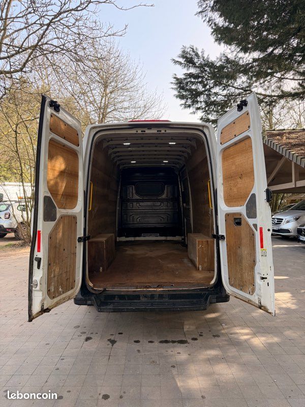 Volkswagen Crafter Fg 35 L4H3 2.0 TDI 140ch Business Traction 2023 – photo 4