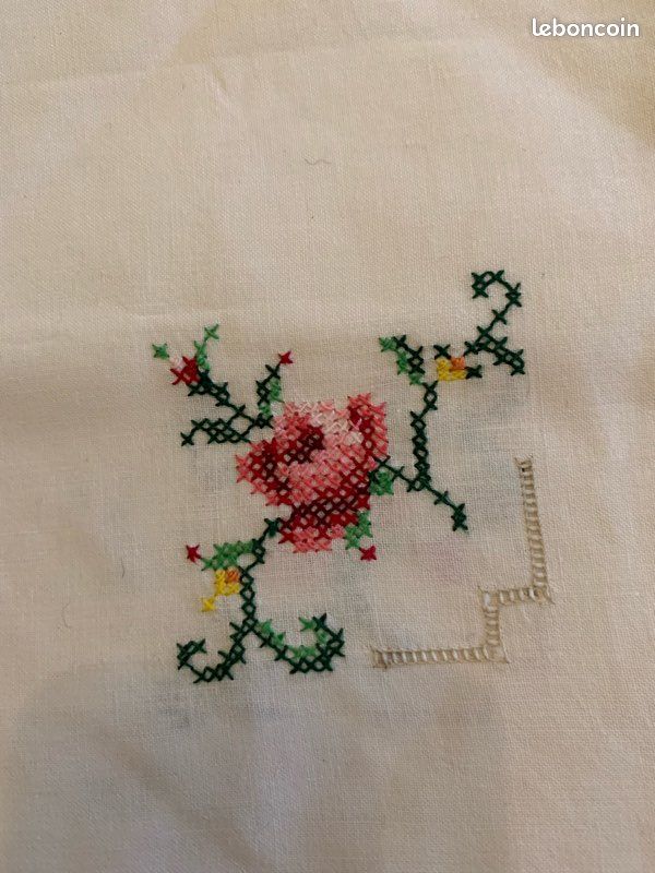 VINTAGE NAPPE & SERVIETTE A THÉ - Reves antiques