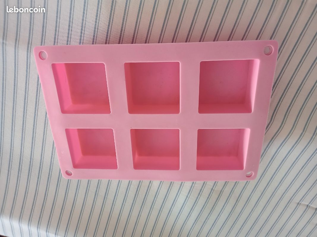 Moule à gâteau en silicone (image 1)