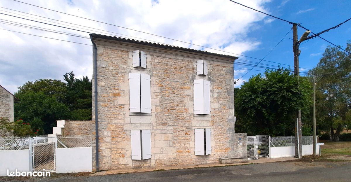 Maison 3 pièces 102 m² · à Le Douhet · 102 m² · 770 €/mois