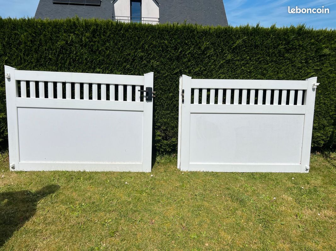Portail deux vantaux pvc cadre allu (image 2)