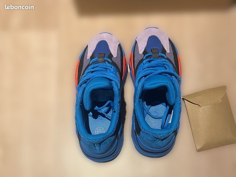Yeezy 700 adidas (image 1)