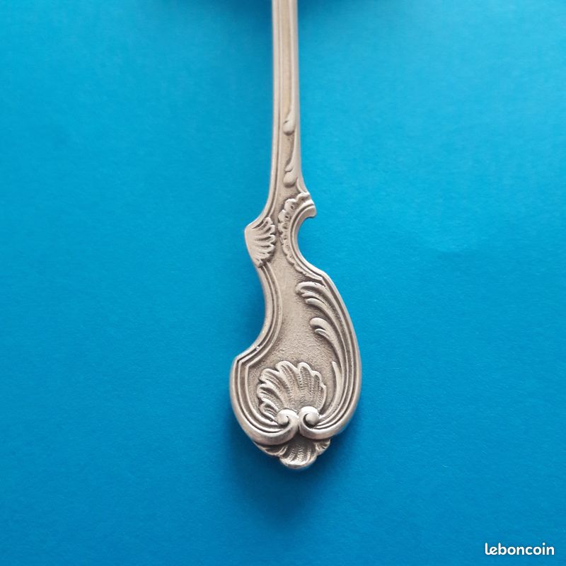 Belle et rare petite cuillère à saupoudrer Charles Christofle période Art Nouveau (image 2)