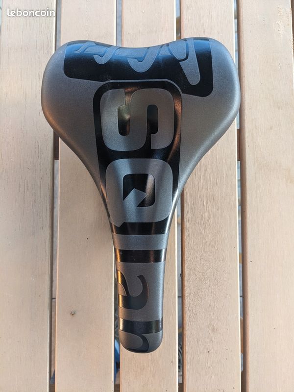 Selle Vélo SQlab 611 Ergowave Carbone - Largeur 140 Mm, Noir, Confort Haute Performance